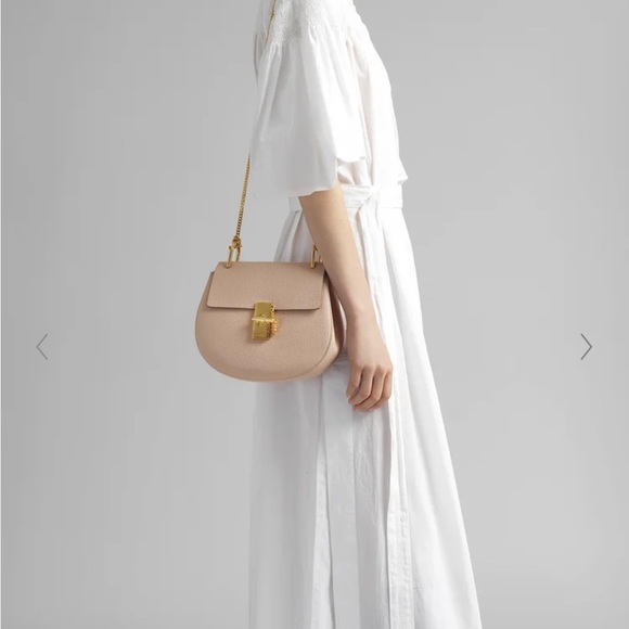 Chloé
Calfskin Drew Shoulder Bag medium - Picture 4 of 15